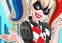 DC Superhero Girls: Harley Quinn Dress-Up