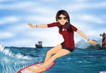 Louna Fait Du Surf
