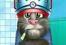 Talking Tom Surgeon